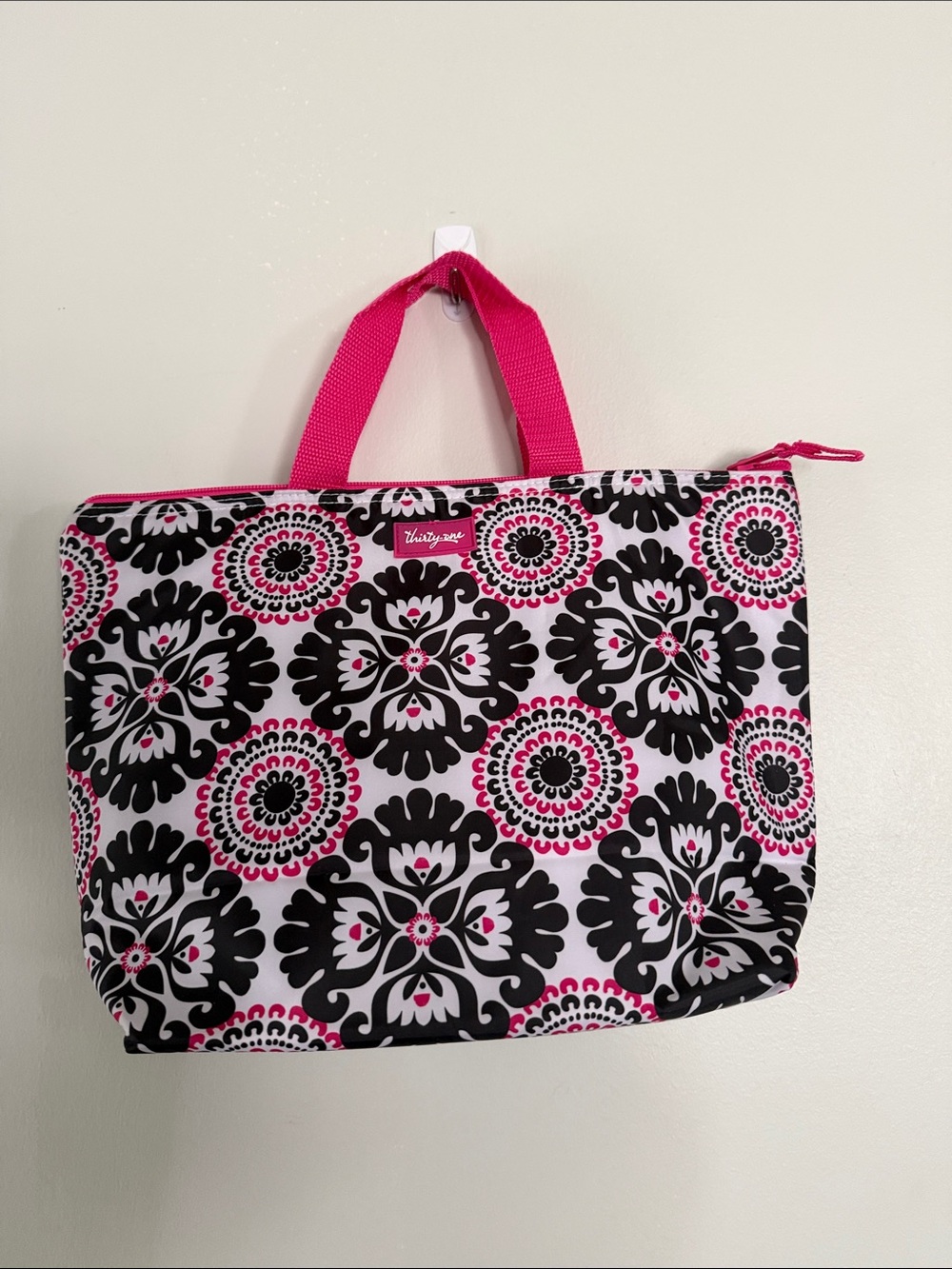 thirty-one Black and Hot Pink Patterned Insulated Lunch Bag.
